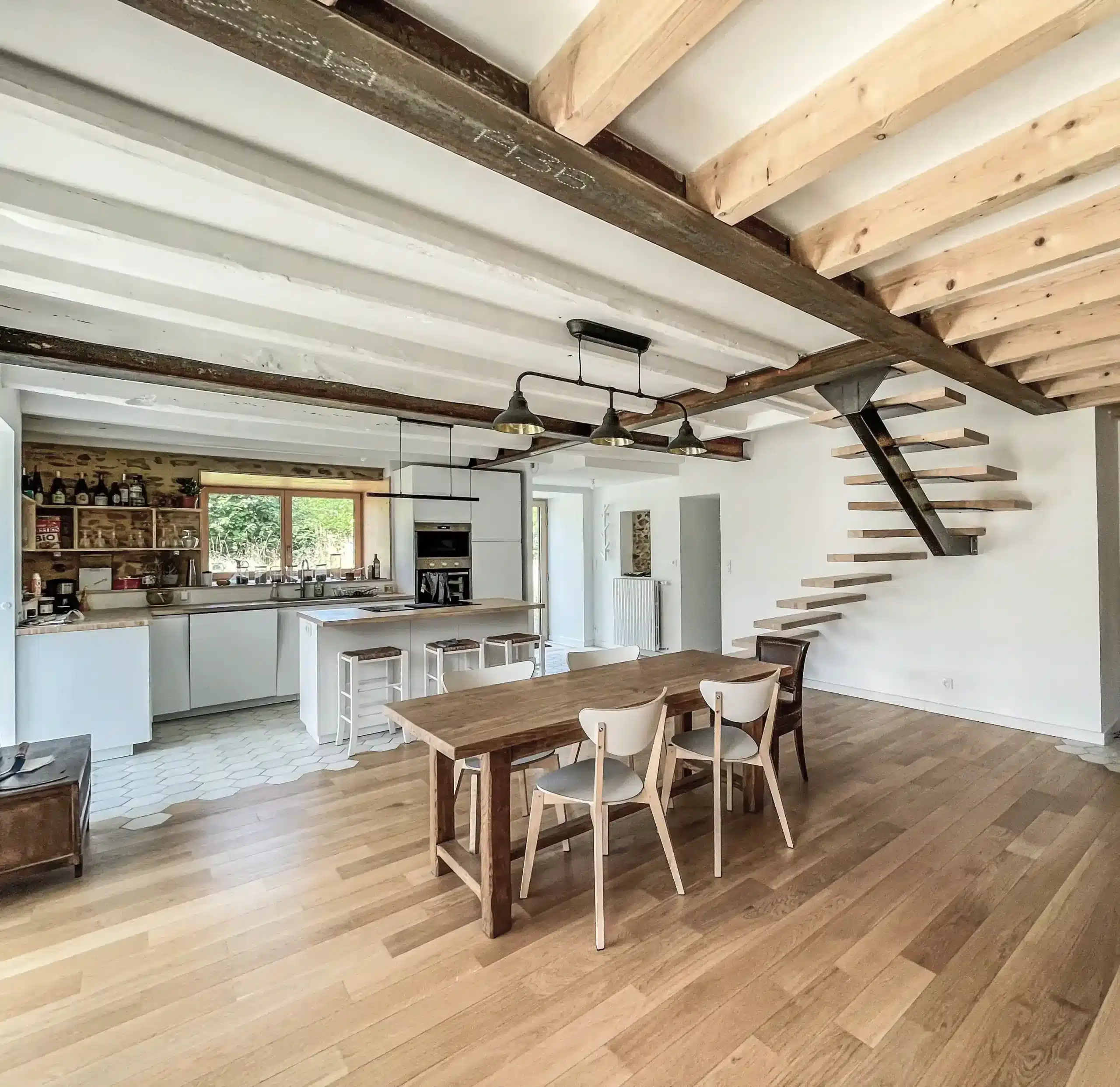 Image représentant l’intérieur d’une maison élaborée par atelier Fyri Image représentant l'intérieur d'une maison élaborée par atelier Fyri